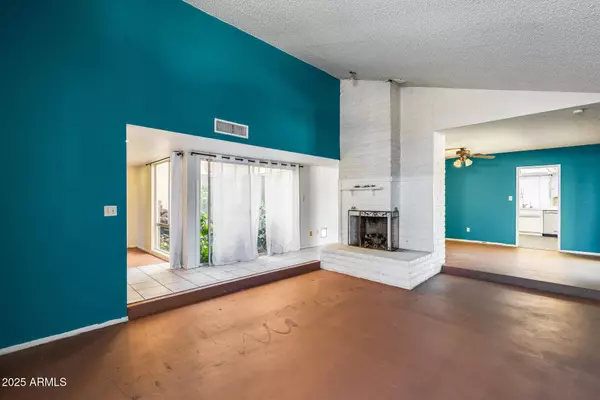 4518 W VISTA Avenue, Glendale, AZ 85301