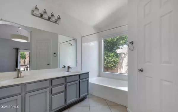 8824 E MESCAL Street, Scottsdale, AZ 85260