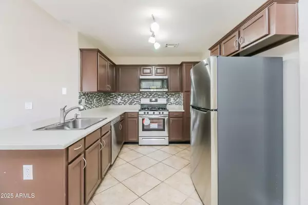 8658 E CAPRI Avenue, Mesa, AZ 85208