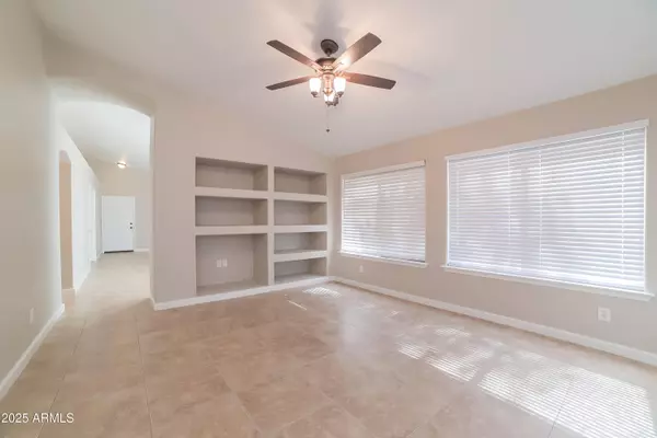 7856 W SAN MIGUEL Avenue, Glendale, AZ 85303