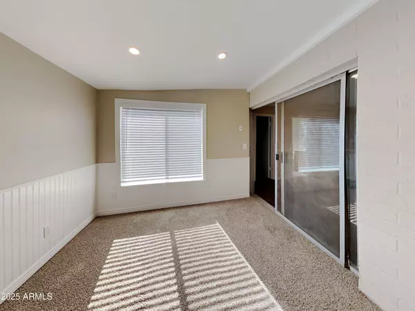 319 W KRISTAL Way, Phoenix, AZ 85027