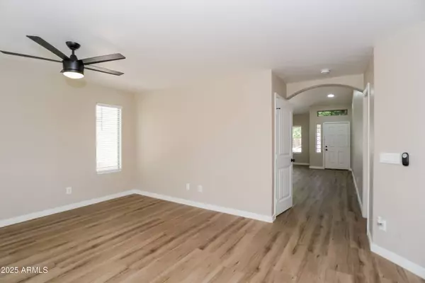 1361 W CORRIENTE Drive, San Tan Valley, AZ 85143