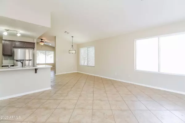 8658 E CAPRI Avenue, Mesa, AZ 85208