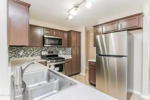 8658 E CAPRI Avenue, Mesa, AZ 85208