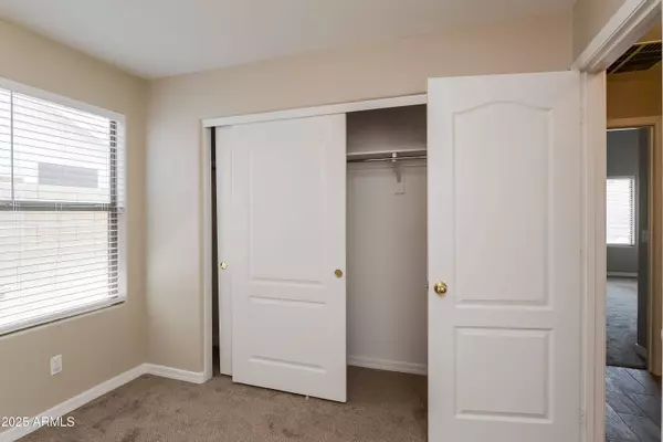 2033 W GREEN TREE Drive, San Tan Valley, AZ 85144