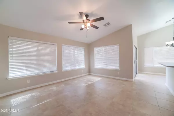 7856 W SAN MIGUEL Avenue, Glendale, AZ 85303