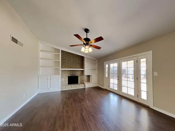 319 W KRISTAL Way, Phoenix, AZ 85027