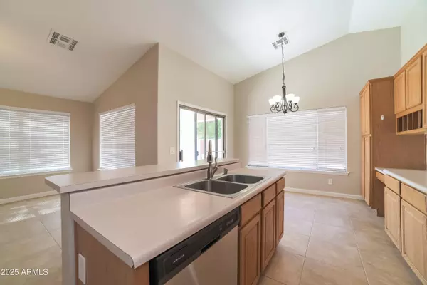 7856 W SAN MIGUEL Avenue, Glendale, AZ 85303