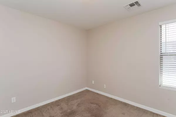 2033 W GREEN TREE Drive, San Tan Valley, AZ 85144