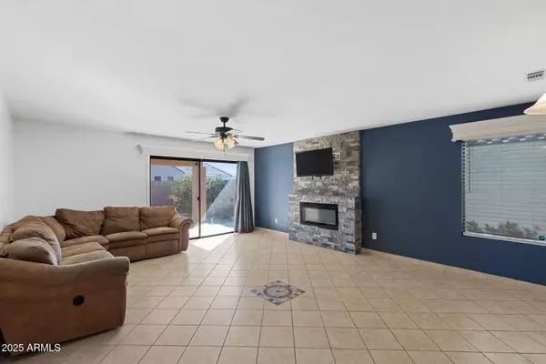 2003 W PINKLEY Avenue, Coolidge, AZ 85128
