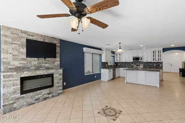 2003 W PINKLEY Avenue, Coolidge, AZ 85128