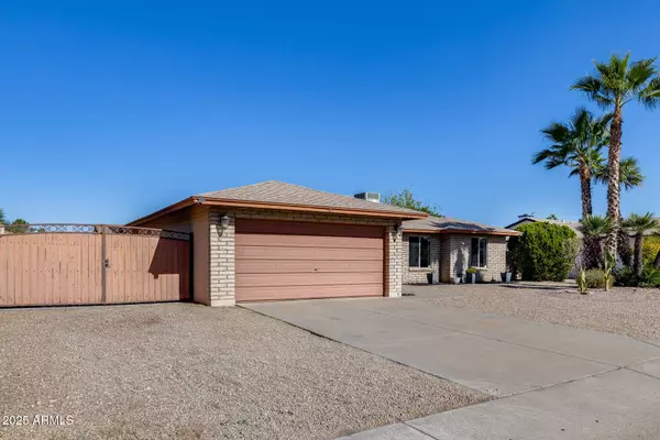 5816 E ACOMA Drive, Scottsdale, AZ 85254