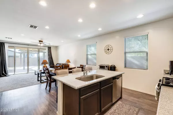 16661 W SHANGRI LA Road, Surprise, AZ 85388