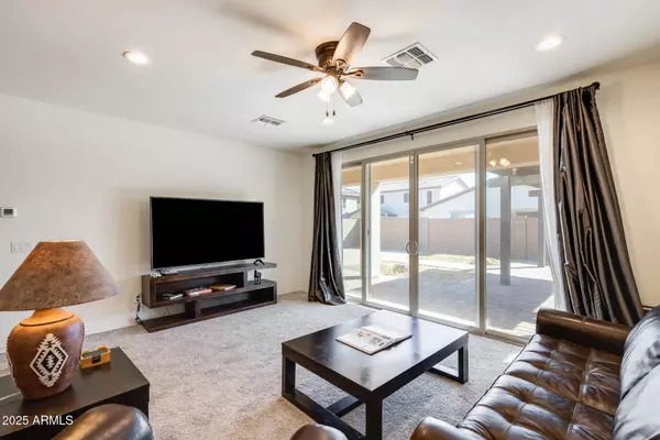 16661 W SHANGRI LA Road, Surprise, AZ 85388