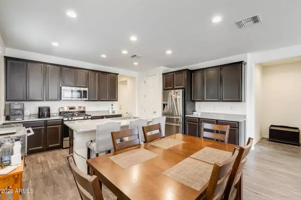 16661 W SHANGRI LA Road, Surprise, AZ 85388