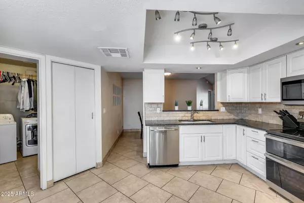 2102 W MARCO POLO Road, Phoenix, AZ 85027