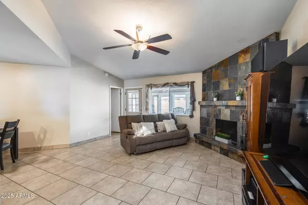 2102 W MARCO POLO Road, Phoenix, AZ 85027