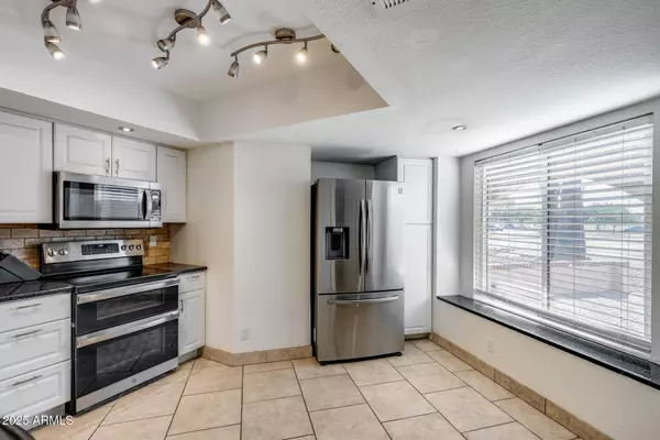 2102 W MARCO POLO Road, Phoenix, AZ 85027