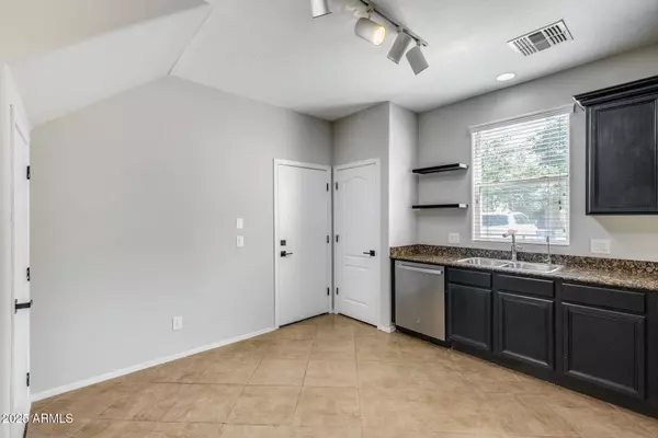 4292 E CARLA VISTA Drive, Gilbert, AZ 85295