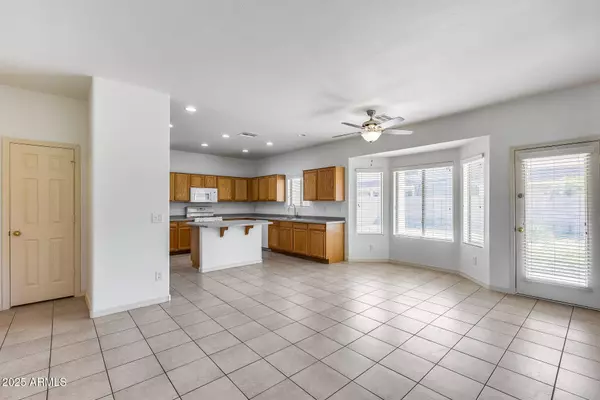 17435 W SAGUARO Lane, Surprise, AZ 85388