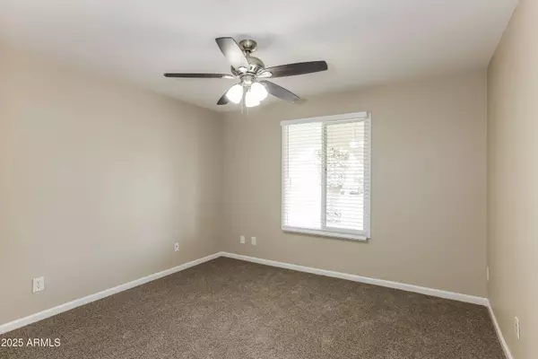 4420 W MERCER Lane, Glendale, AZ 85304