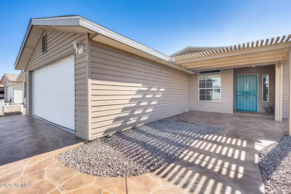 3301 S GOLDFIELD Road #1043, Apache Junction, AZ 85119