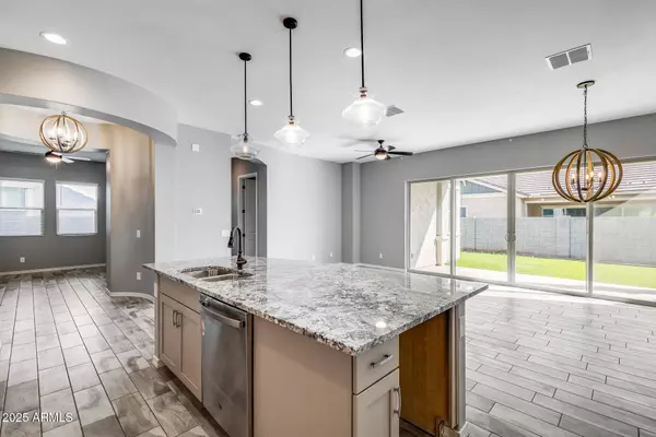 2661 S OLYMPIC Drive, Gilbert, AZ 85295