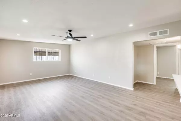 2739 W HAZELWOOD Street, Phoenix, AZ 85017