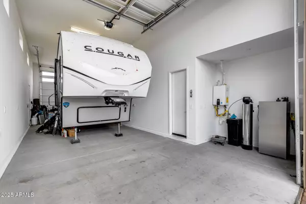 17635 W RED FOX Road W, Surprise, AZ 85387