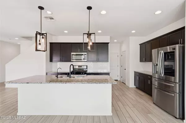 675 N Nestled Hummingbird Lane, Sahuarita, AZ 85629