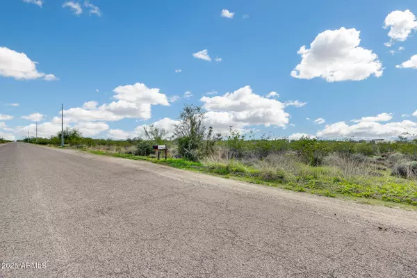 533 W Barnes Road #5, Maricopa, AZ 85139