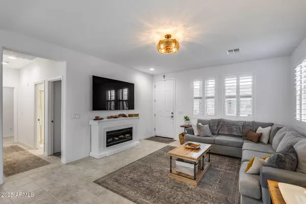 14180 W BRONCO Trail, Surprise, AZ 85387