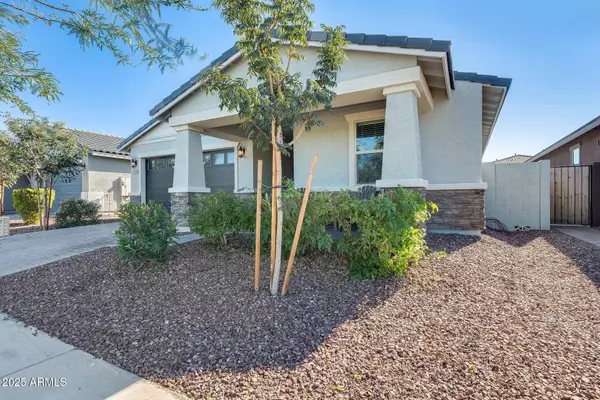 17381 W RUNNING DEER Trail, Surprise, AZ 85387