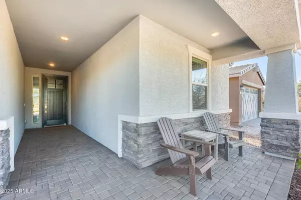 17381 W RUNNING DEER Trail, Surprise, AZ 85387