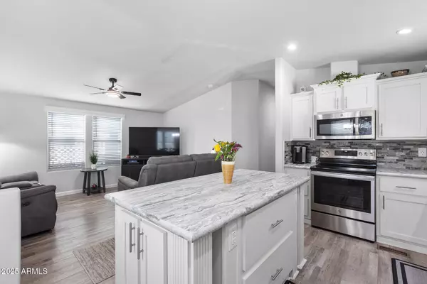 1363 N Plaza Drive #9, Apache Junction, AZ 85120