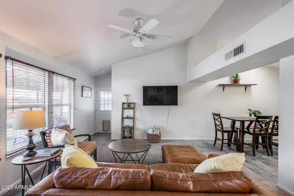 1726 E JUANITA Avenue, Mesa, AZ 85204