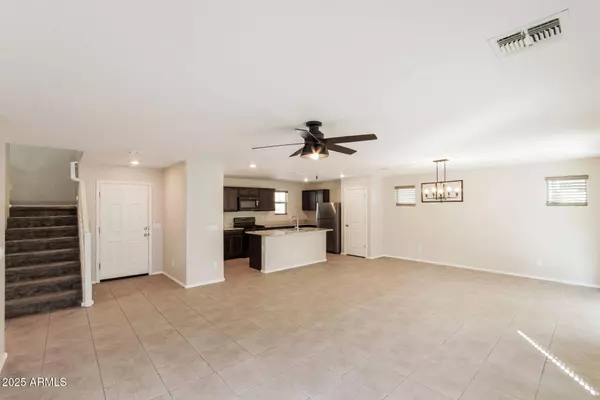 16235 W LA VENTILLA Way, Goodyear, AZ 85338