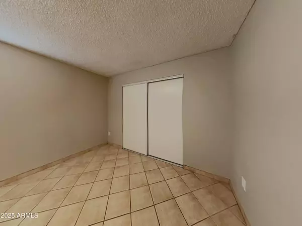 7251 W CINNABAR Avenue, Peoria, AZ 85345