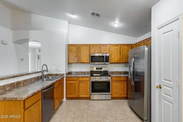 3830 W SANTA CRUZ Avenue, San Tan Valley, AZ 85144