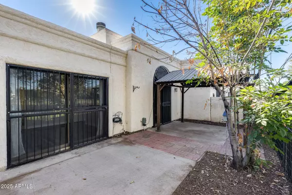 2718 W DESERT COVE Avenue, Phoenix, AZ 85029