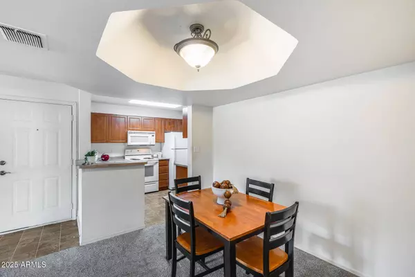 1880 E MORTEN Avenue #121, Phoenix, AZ 85020