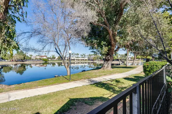 2718 W DESERT COVE Avenue, Phoenix, AZ 85029