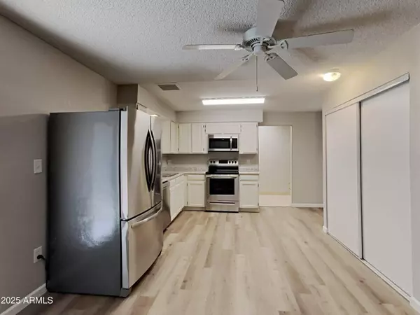 7251 W CINNABAR Avenue, Peoria, AZ 85345