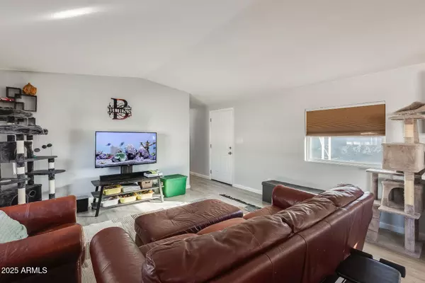 320 E MCKELLIPS Road #193, Mesa, AZ 85201