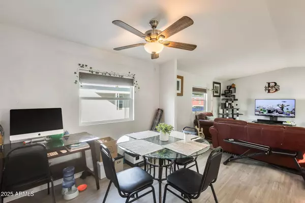 320 E MCKELLIPS Road #193, Mesa, AZ 85201