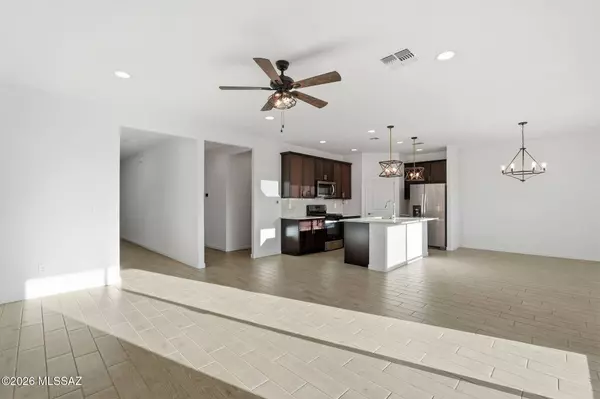 4722 E Julian Wash Drive, Tucson, AZ 85706