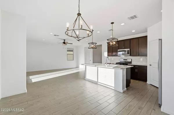 4722 E Julian Wash Drive, Tucson, AZ 85706