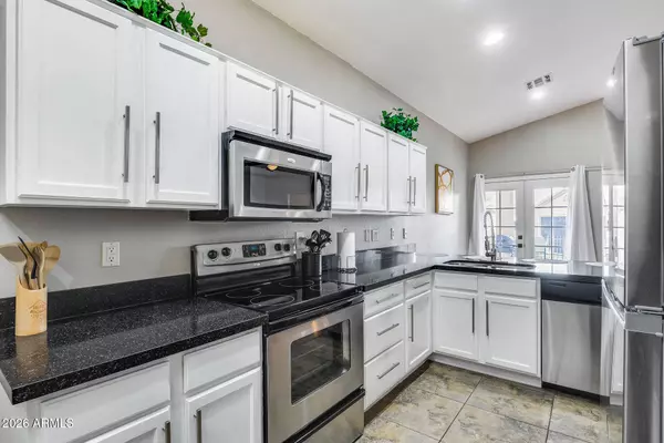 3252 E FREMONT Road, Phoenix, AZ 85042