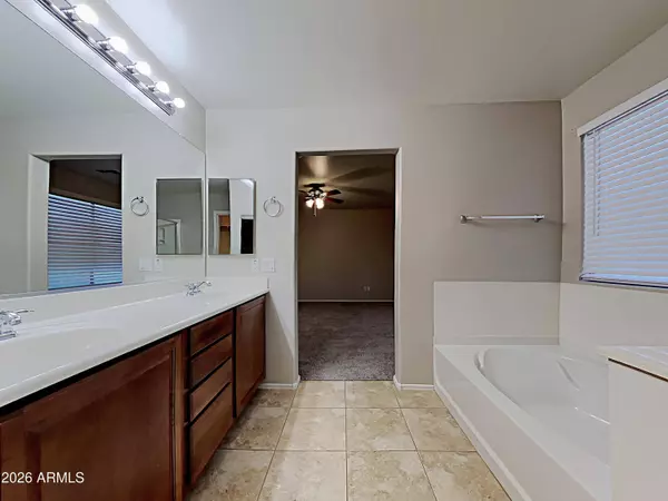 7716 S 70TH Lane, Laveen, AZ 85339