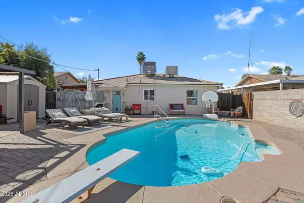 2825 N GREENFIELD Road, Phoenix, AZ 85006